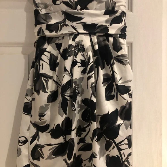 Floral Strapless Dress - Picture 2 of 4